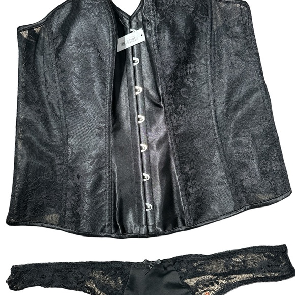 Adore Me Lingerie Set - Picture 2 of 6